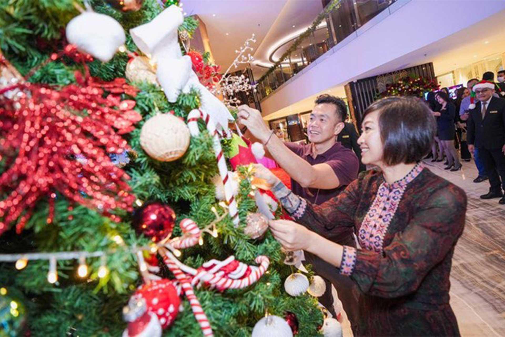 Tree Lighting Ceremony, Salah Satu Cara Industri Jasa Pelayanan di Tangerang Menyambut Perayaan Natal